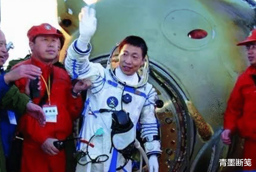 杨利伟 中国航天第一人杨利伟:重返地球十七年,为何不再重新上天呢?