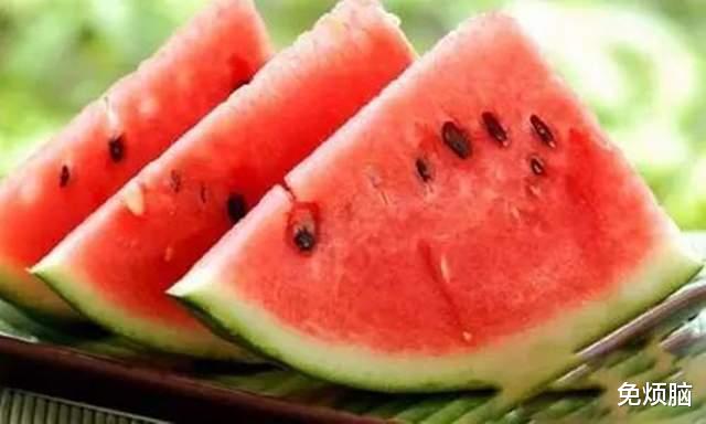免烦脑|夏季高温，老人不可忽略这四件小事，提前预防，远离脑血管疾病