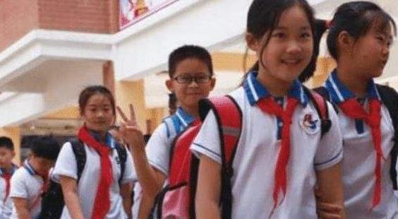 明星|娃娃也内卷？随手拍下一张照片惹人注目，这模样都可以当明星了！