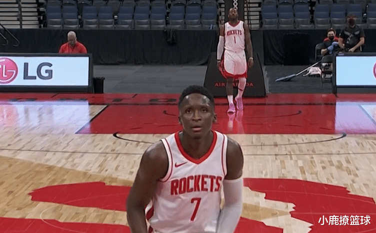 奧拉迪波|奧拉迪波爆發！三巨頭狂轟21+3，火箭五小全力爭勝，賽拉斯很著急