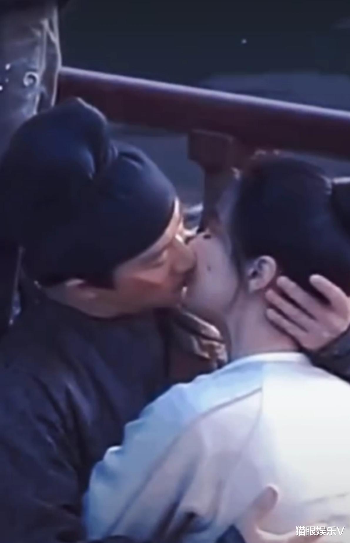 黄轩|黄轩吻戏路透曝光，把女星宋茜亲密搂入怀中，两人热吻好有感觉