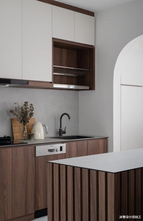 深而不阴暗的装修,看着真漂亮,116㎡两口之家,阳台还带个洗衣房