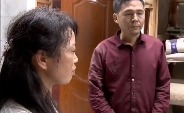 好心女子救助残疾夫妇,拿20万帮他们创业,如今上门讨债反被打骂