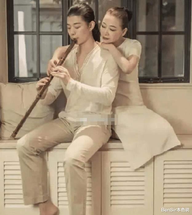 仲小萍|仲小萍：因儿子感情变故住进了医院，她的过往是一个贤妻良母的史诗