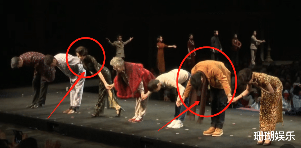 许晴|如梦之梦晒谢幕视频，肖战鞠躬三次好乖，却被许晴的弯腰动作迷住