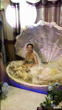 神武星人|“住酒店的时候发现的，是住之前的妹子留下来的吗？太不小心了吧”哈哈哈