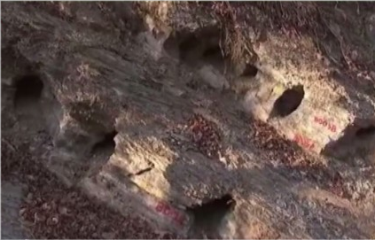 菜菜叶|长白山干饭盆之谜揭秘,有进无出,神秘的陨石是否就隐匿其间?