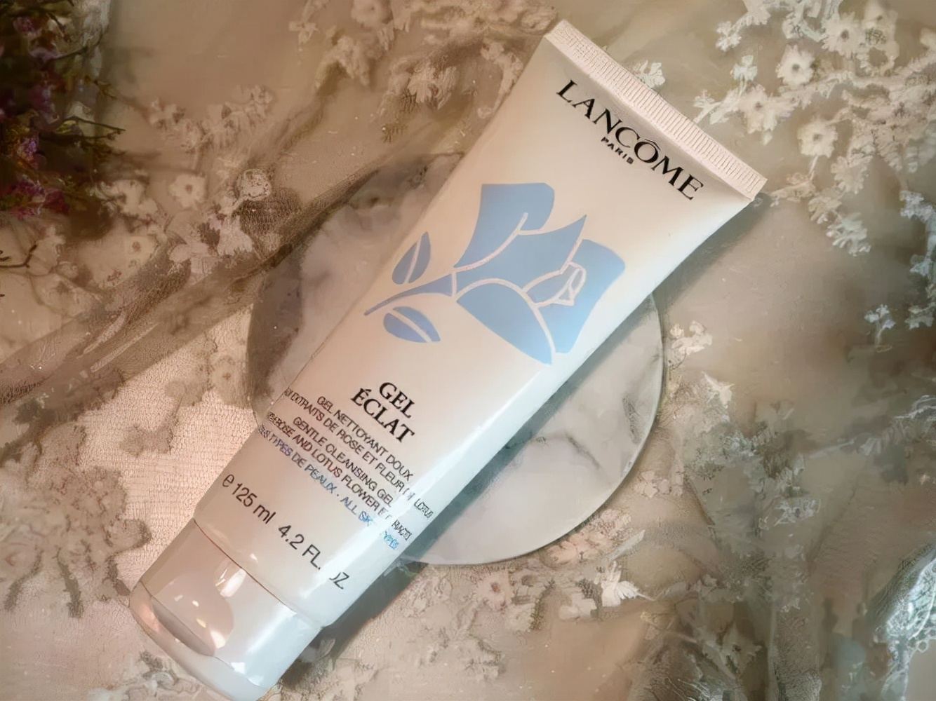 金喜善 平价好用的洗面奶:洗后不紧绷,让肌肤回到干净放松状态