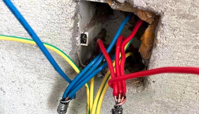 家装电路的暗线,用多股软线还是单股硬线?