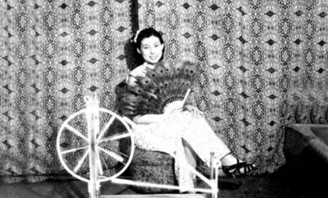 赵一曼|京剧名家童芷苓后来坚决抵制《劈纺戏》，并演了现代戏《赵一曼》