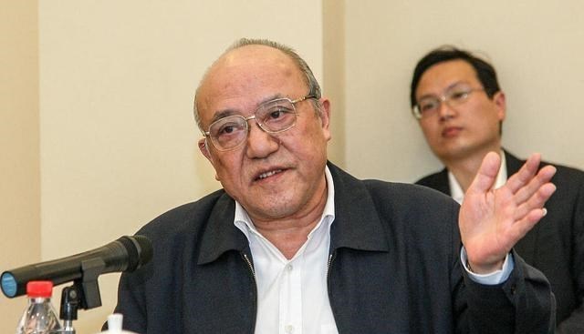 梵恩诗伊宁哥|中国富豪的“标杆”，将父亲遗产50亿全部捐出，令不少有钱人汗颜