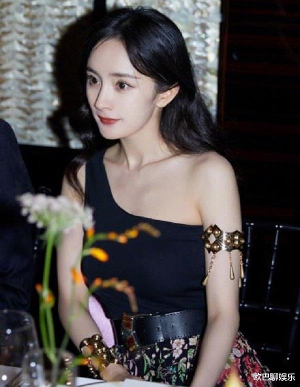 杨幂|杨幂替身颜值太高！如今已成辣妈，粉丝：快出道