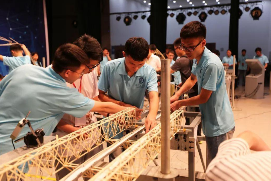 |容易被忽略的“二本大学”，毕业直接被电网招走？待遇不输公务员