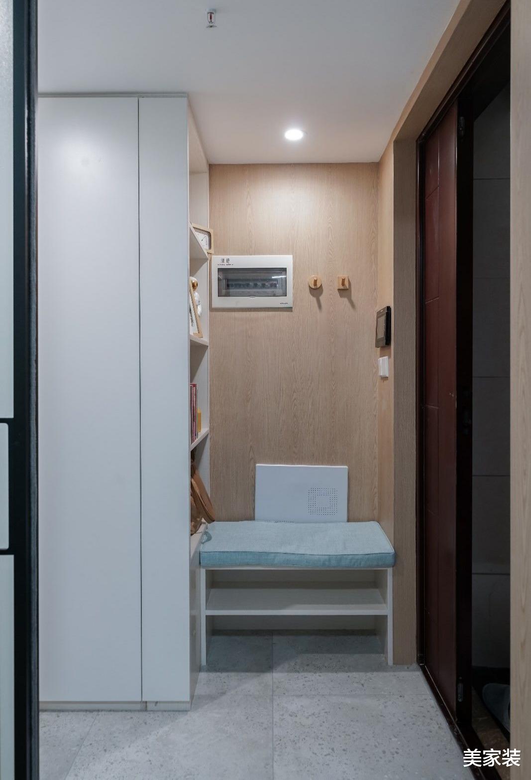 22平米公寓，改造成设施齐全的功能房，电视还是旋转的！