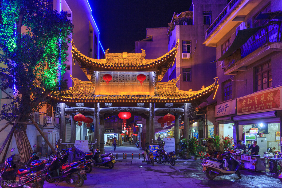 福建省 福建一古城走红,在唐代建造,还被誉为“中国最美丽的山城之一”
