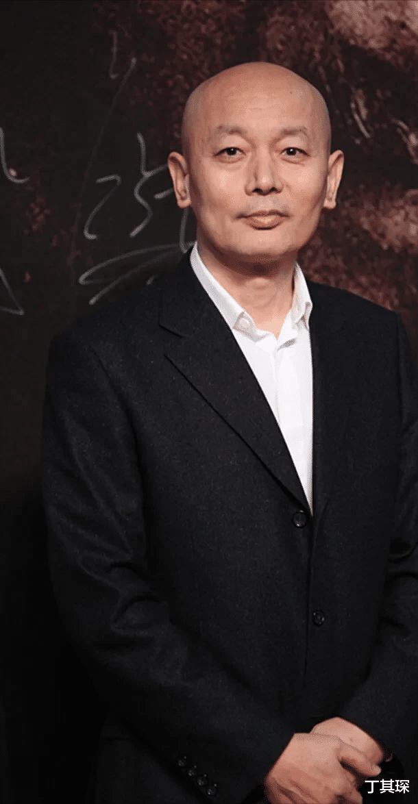 丁其琛|2018年，赵薇和葛优的“激吻照”在网络上疯狂，网友们纷纷嘲讽