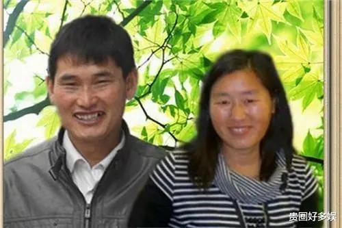 朱之文|“大衣哥”朱之文夫妇直播吃面条，高达十万人观看，完全不受儿媳困扰