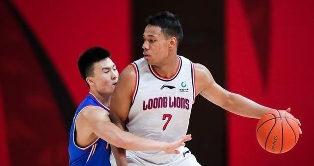 張寧|6場平均18分，難怪他能成榜眼，甩開大學隊友張寧，郭士強有眼光