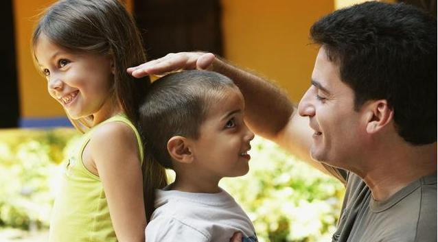 赵露思|张庭刚夸女儿长得高级，丈夫前妻晒出高颜值儿女，网友：差别太大