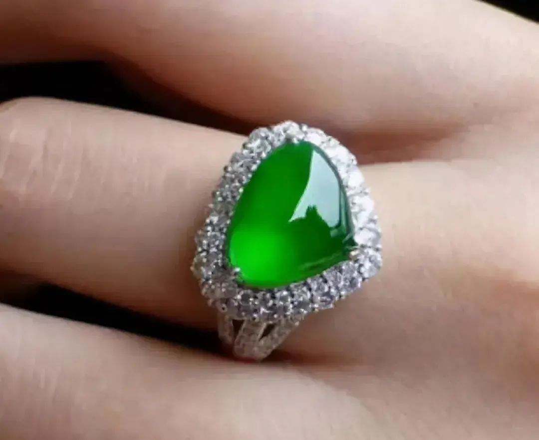 翡翠|翡翠颜色识别和理解！翡翠颜色对翡翠价值的重要影响