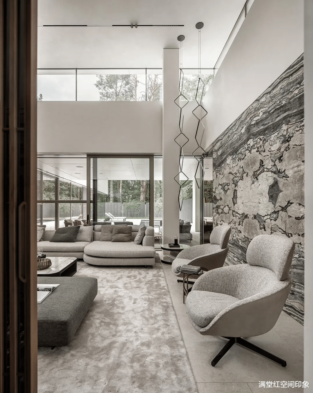 奢而不华，现代美感极佳的豪宅设计