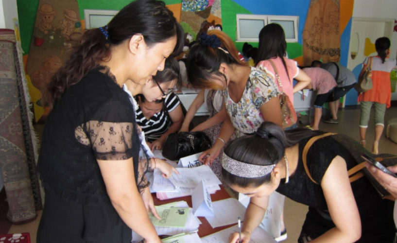 美芽妈妈 看完小县城的幼儿园缴费单,评论区裂开了,网友:不敢生二胎