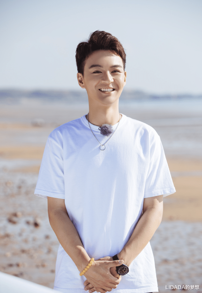 岳秀清|著名演员岳秀清：嫁吴刚30年生一明星儿子，把他宠成小公主