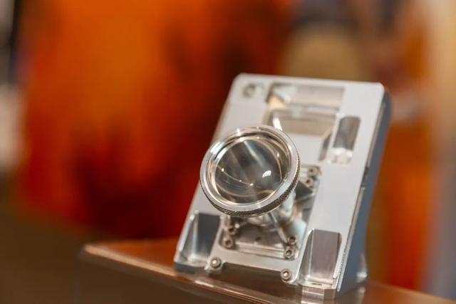 滕锦光 香港理工大校长滕锦光：建议年轻人不要“躺平”