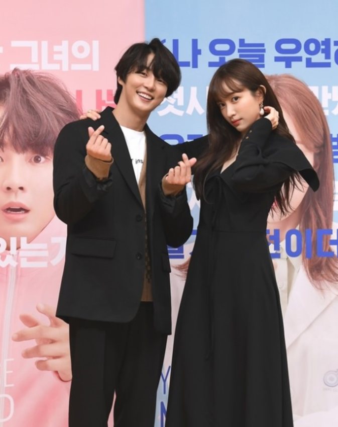 美关商贸|网剧\"U-Rays Me Up\"尹施允与安喜延的绝对默契