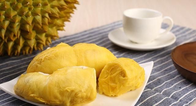 |椰子热量竟是榴莲的2倍？4种水果低热量又健康，减肥不踩雷