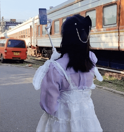 自拍杆|大疆发布「防抖自拍杆」!自带美颜,还送“摄影指导”!售价999元