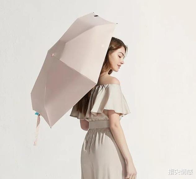 防晒|薇娅“懒人伞”又\红了\，39度出门不涂防晒霜，网友：“白菜价”