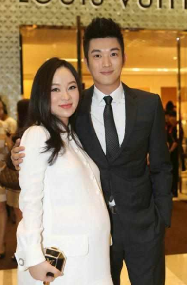 霍思燕|郑爽事件后,霍思燕也被网友扒出代孕二胎,当事人紧急辟谣