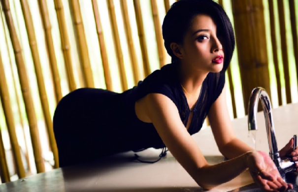 殷桃|41岁女星殷桃至今未婚，细数她的成名路和“混乱情史”！