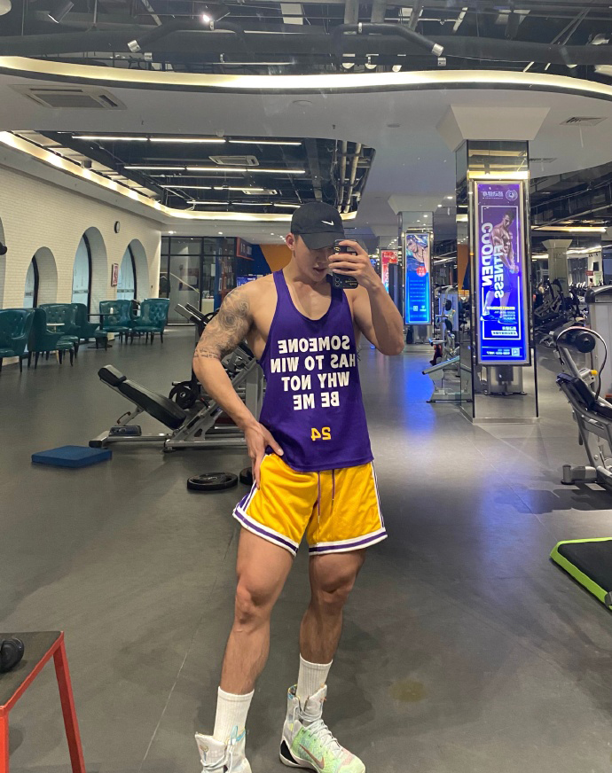 健身圈一哥|练就麒麟大花臂,打造健壮公牛腿,这帅气的肌肉爷们儿太棒了!