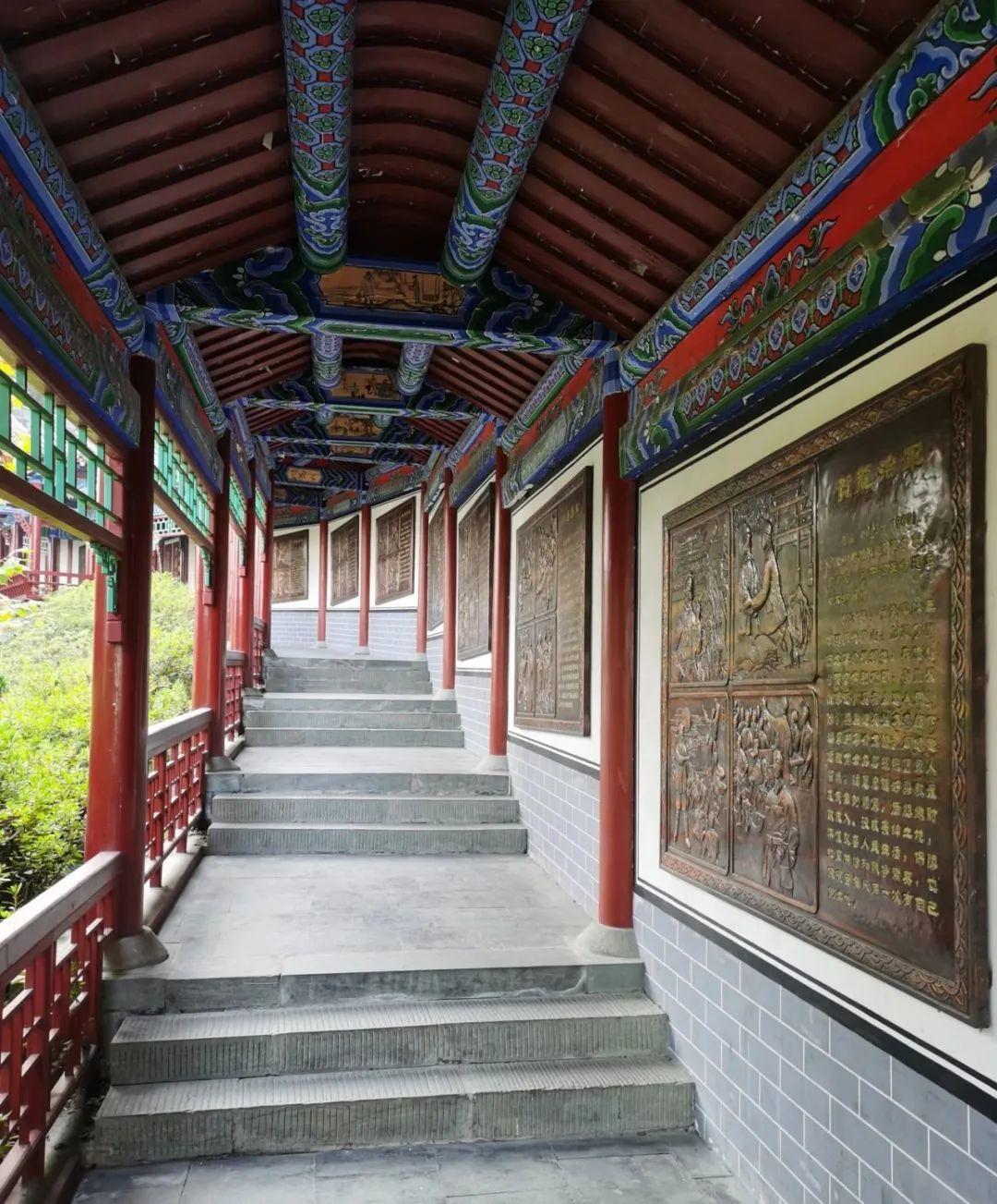 黑白的触动 乘着高铁游湖北，从武汉，到武当 （第七站：武当山）