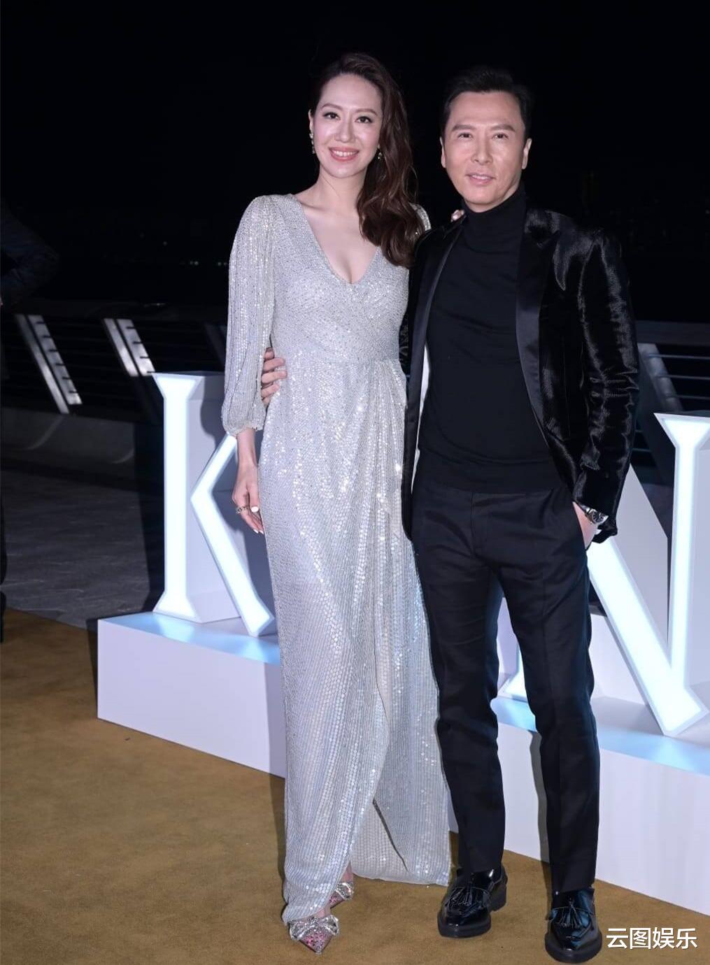 李嘉欣|李嘉欣出席富豪派对，与刘銮雄妻子甘比同场比美，珠光宝气显奢华