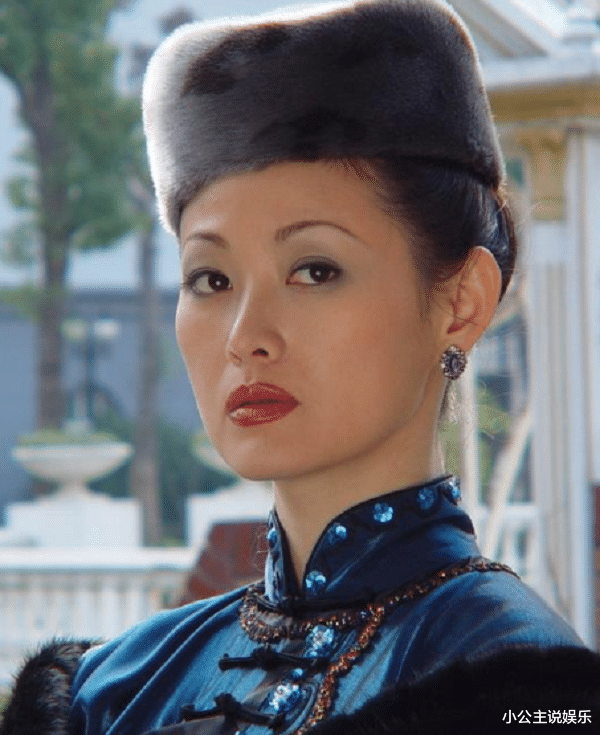 潘金莲|她因演潘金莲一夜成名，曾与潘长江搭档上春晚，如今49岁依旧美丽