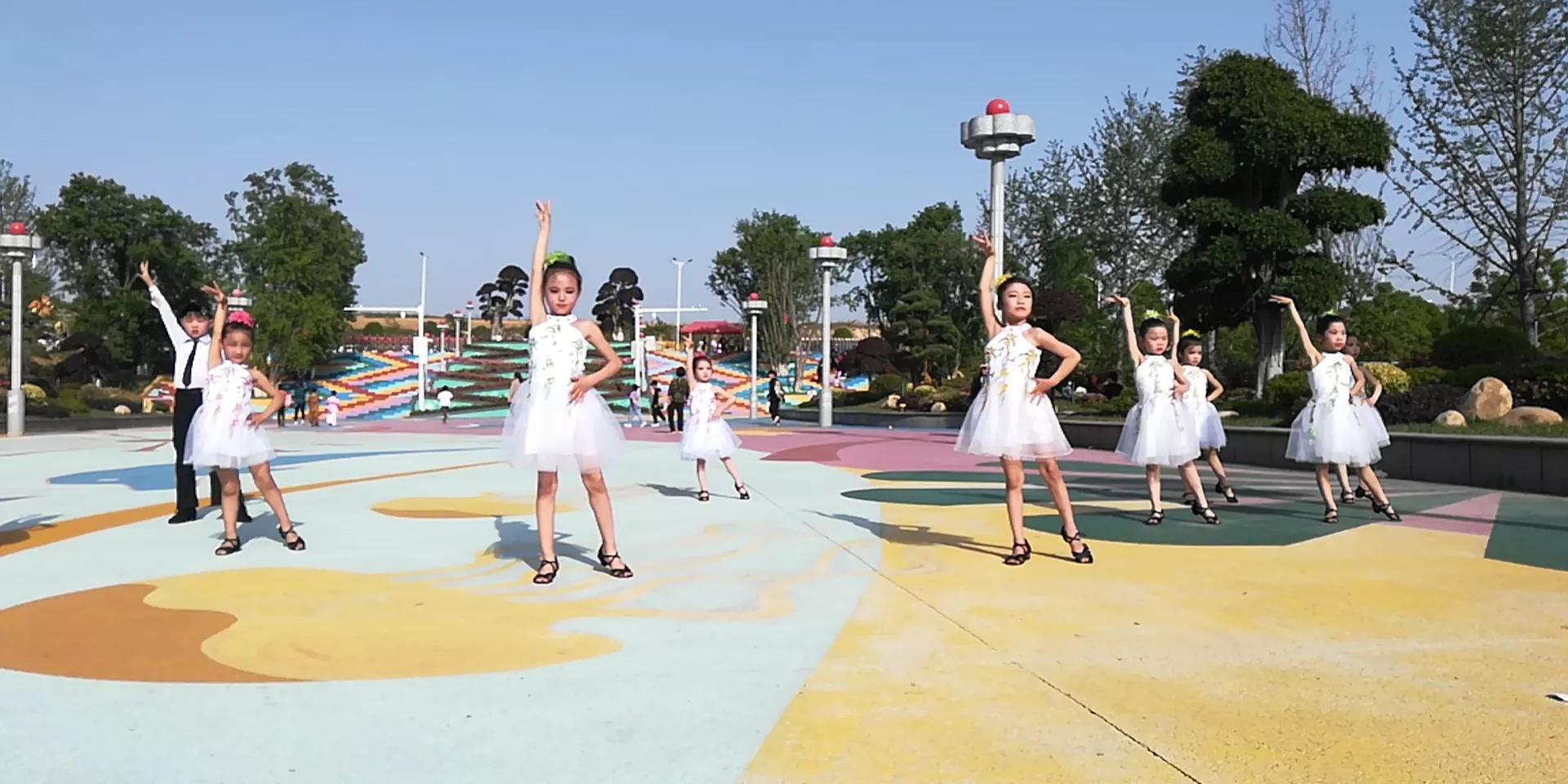 今日焦点讯 五一节,2021年南阳七彩谷首届少儿艺术大赛成功举办