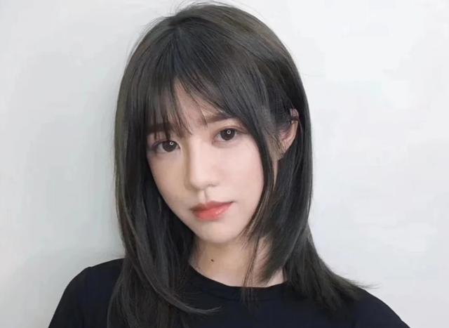 发型|别再披头散发了，这些发型很适合新年剪，美腻了