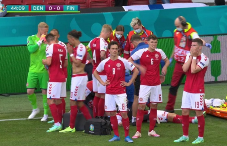 埃里克森|埃里克森昏厥倒地！两队球迷上演超感人一幕，如此足球怎能不爱