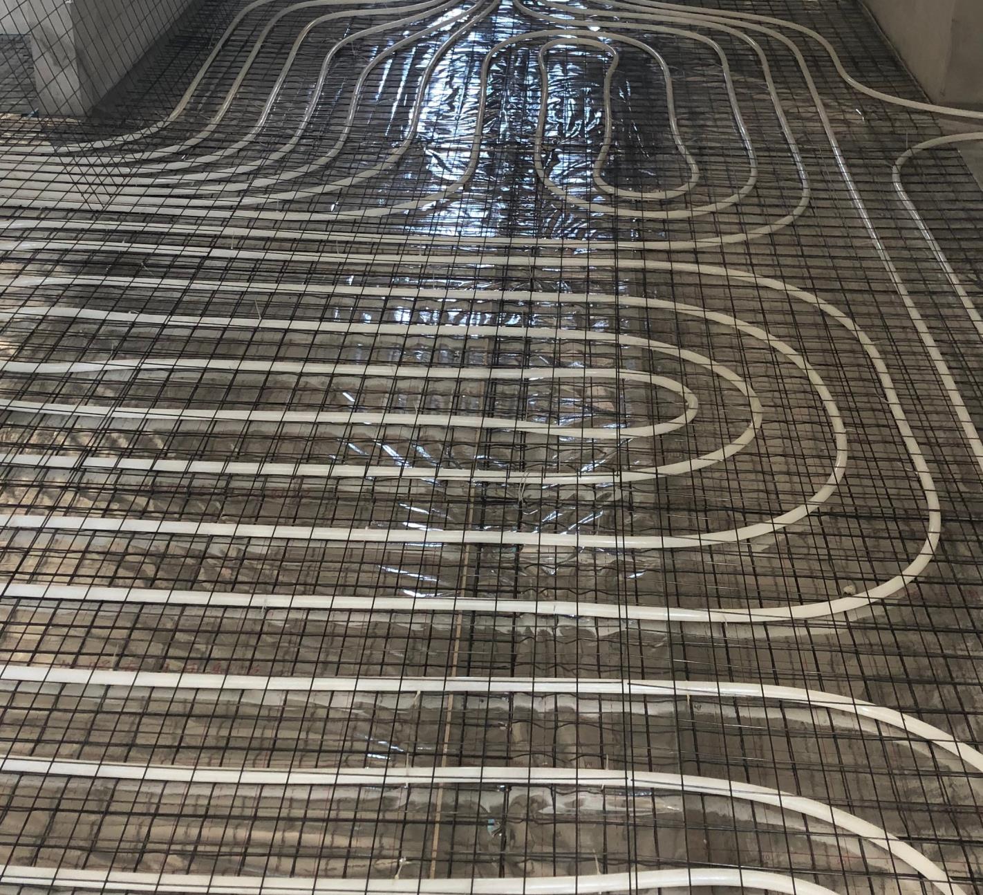 有暖气管的地面能开槽吗?水电怎么改造?有2种类型要区分清楚