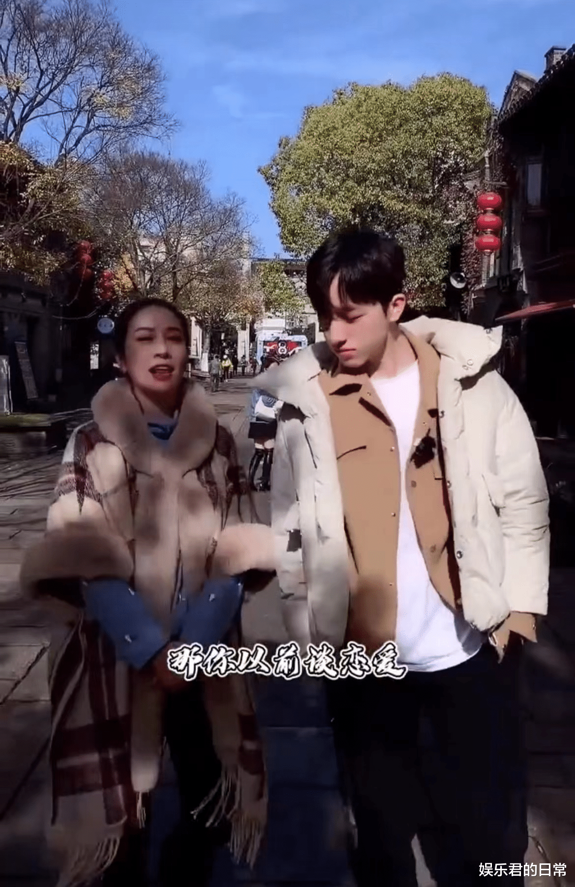 叶璇|叶璇疑又有新男友，两人外出游玩举止亲密，同框年龄差大似姐弟