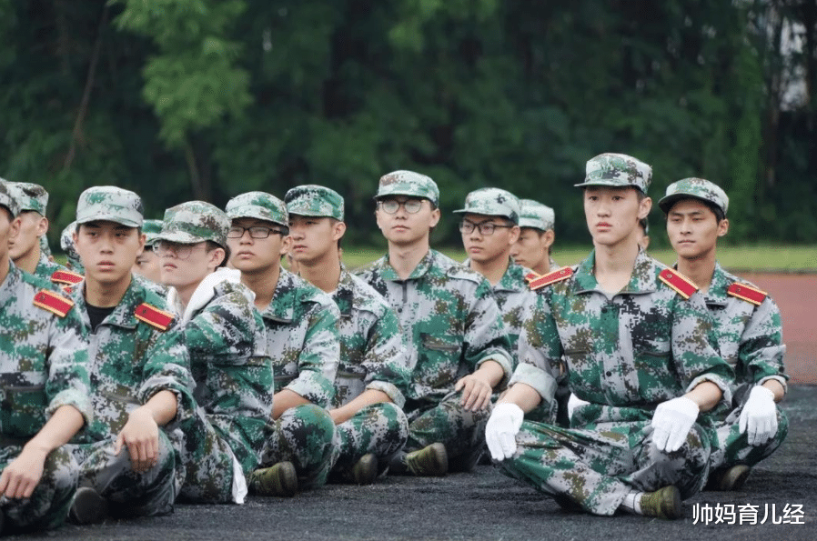 帅妈育儿经|985高校“闹剧”不断，学生“善举”遭遇抬杠，奇葩理由令人无奈