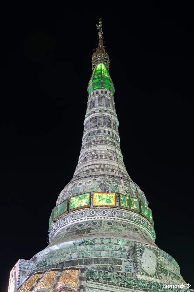 翡翠|全球唯一一座用翡翠打造而成的佛塔，耗费1500万吨玉石，就在缅甸
