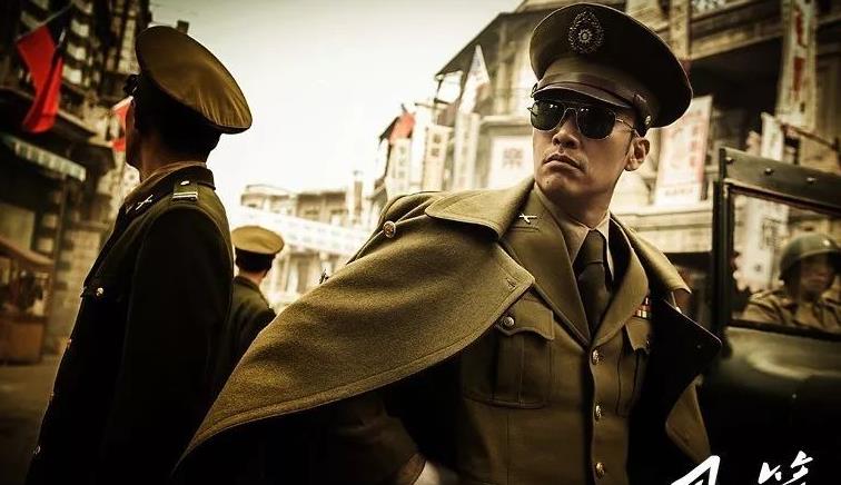 张嘉益|年轻时灰容土貌，老了却风格儒雅，这8位男星“越老越有味”