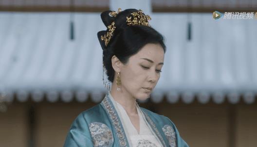 李纯|轩辕青锋母女看成了“姐妹”，是女儿太老气，还是娘太年轻