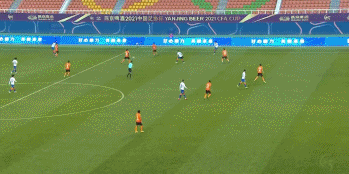 明乐说育儿|1:0李霄鹏再成“李三棍”,武汉球迷揪出罪人:输球竟然还笑!