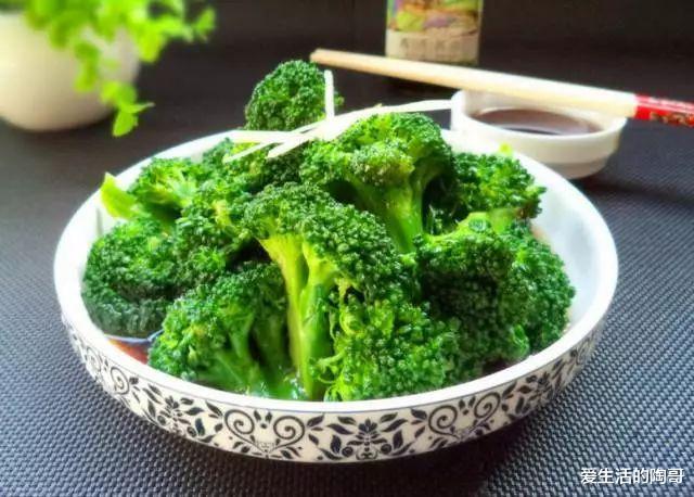 爱生活的陶哥 秋季减肥,早起后2件事,晚上3件事,燃脂瘦身,照着做,掉秤快