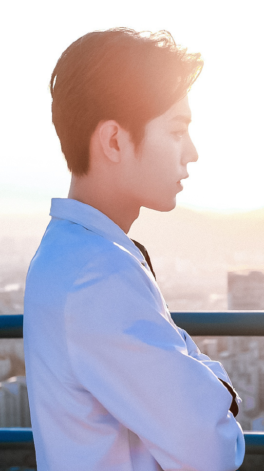 肖战|余生请多指教双人海报，杨紫肖战对视好甜